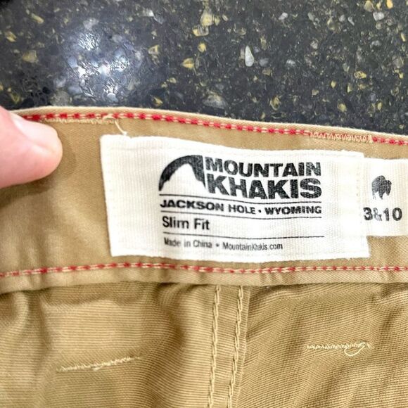 Mountain Khakis LODO shorts, Slim Fit. Khaki. Size 38. - Picture 6 of 9